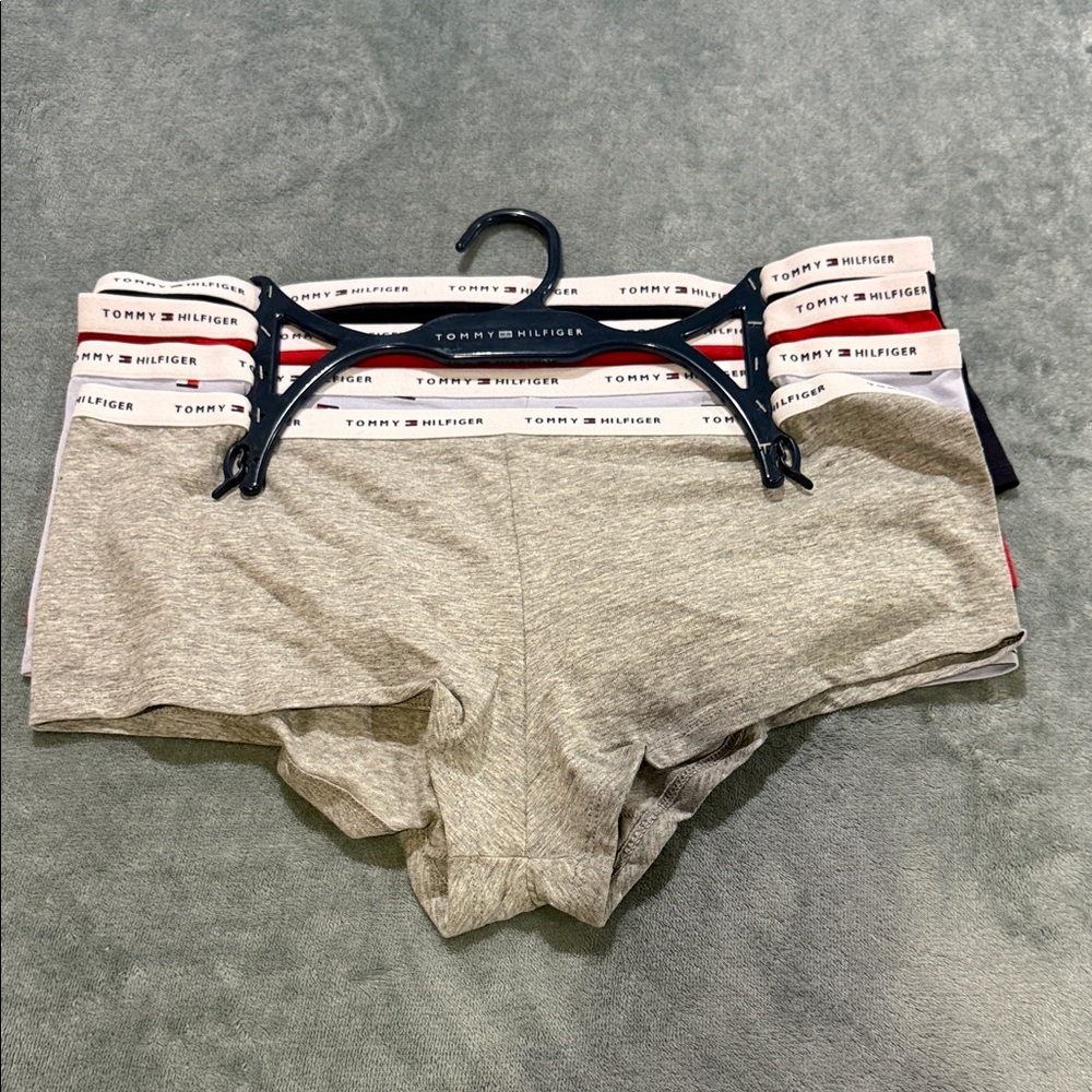 Tommy Hilfiger Women’s Boy-short Briefs - 4 Pack, size L NWT